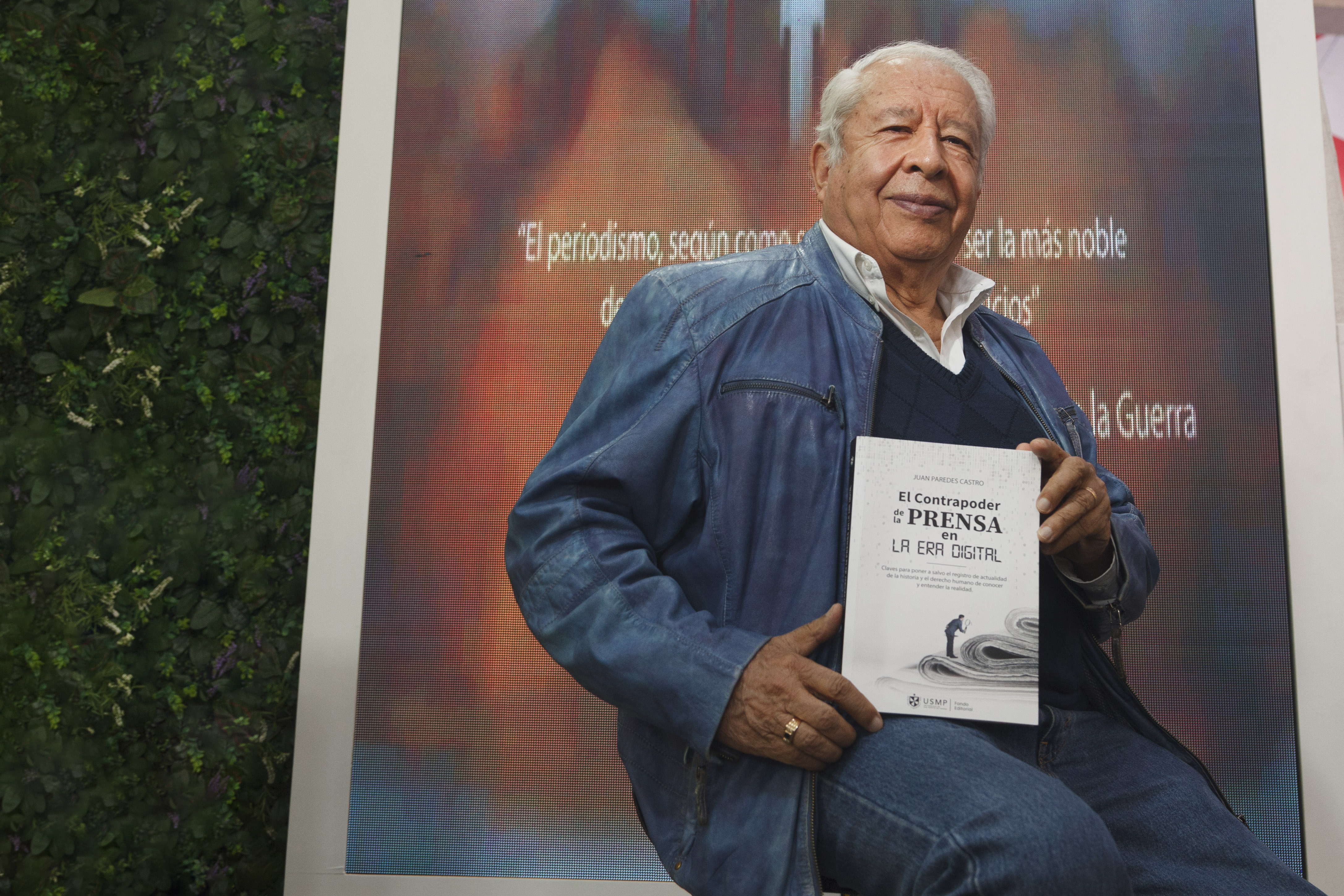 Juan Paredes Castro presenta nuevo libro. (Foto: Martin Pauca).